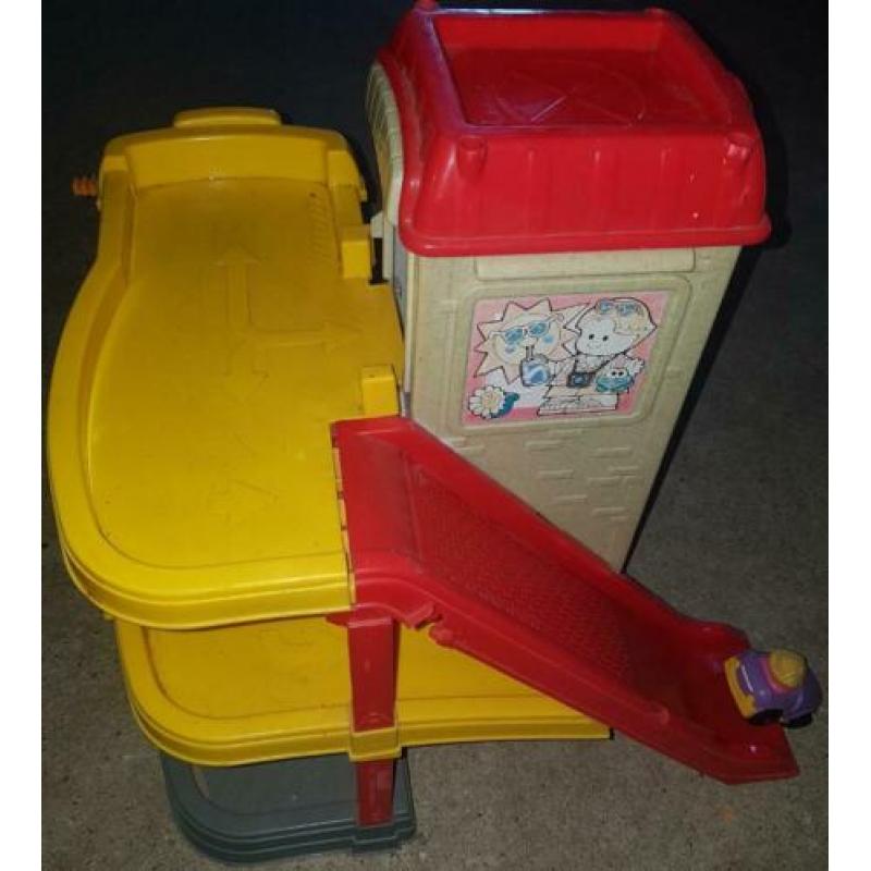 Leuk Garage Fisher Price