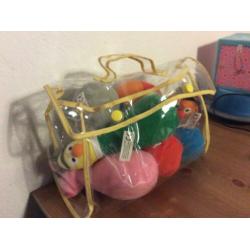 sesamstraat bowlingset. 6 pluchen kegels en bal in tas