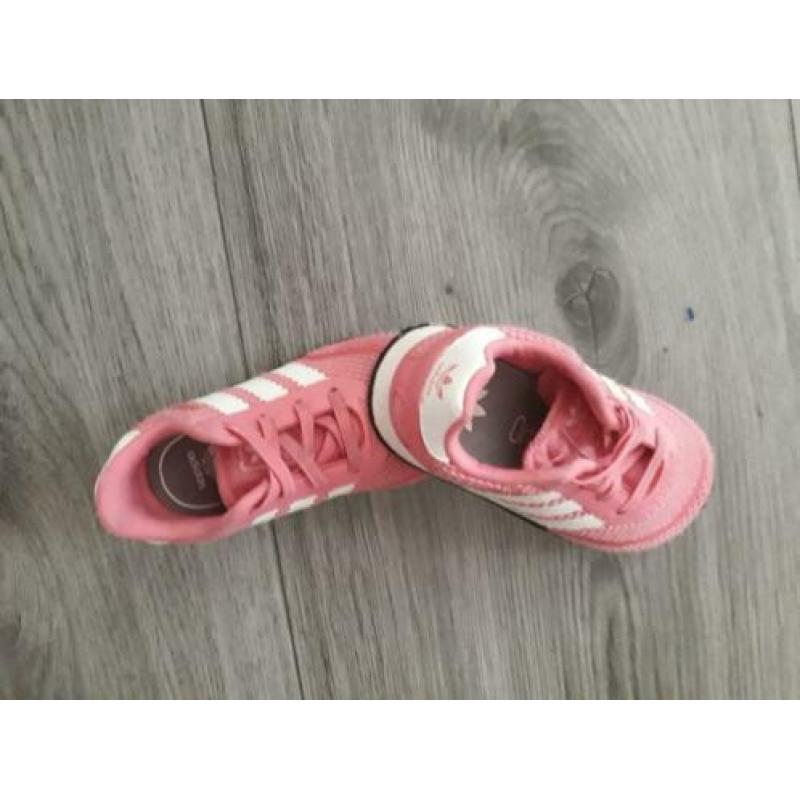 Adidas schoenen Roze /wit maat 21