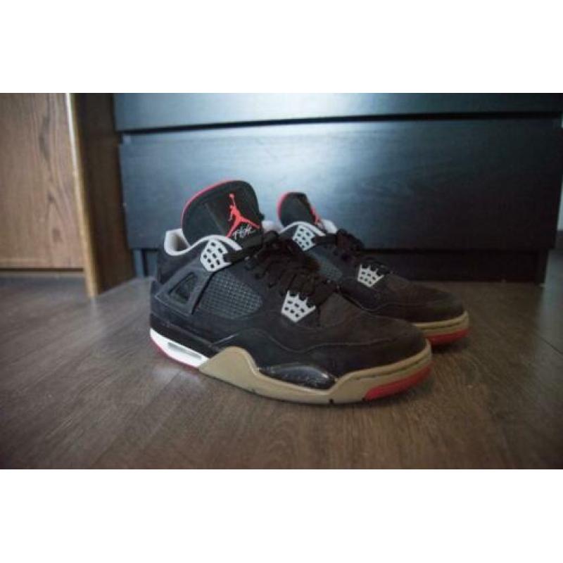 Jordan 4 Bred - Maat 44 (US 10)