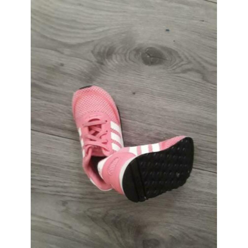 Adidas schoenen Roze /wit maat 21