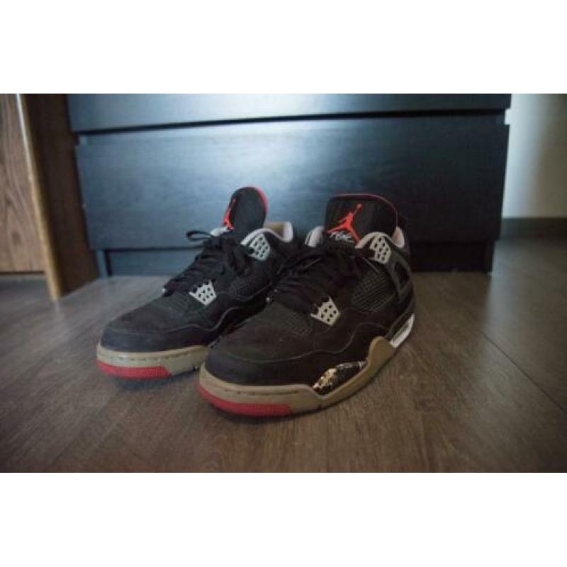 Jordan 4 Bred - Maat 44 (US 10)