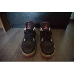 Jordan 4 Bred - Maat 44 (US 10)