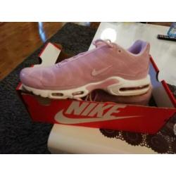 Tekoop nike air max maat 42 roze