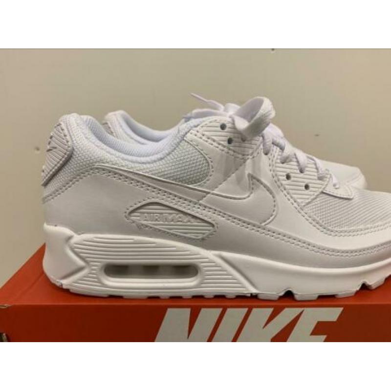 Te koop nieuwe witte Nike Air Max 90 maat 40.5