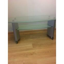 Tv-meubel,salon tafel en bureau van glas