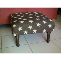 Footstool 50x50 - bruin/stars - donker noten 705 - NIEUW !!