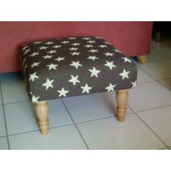 Footstool 50x50 - bruin/stars - donker noten 705 - NIEUW !!