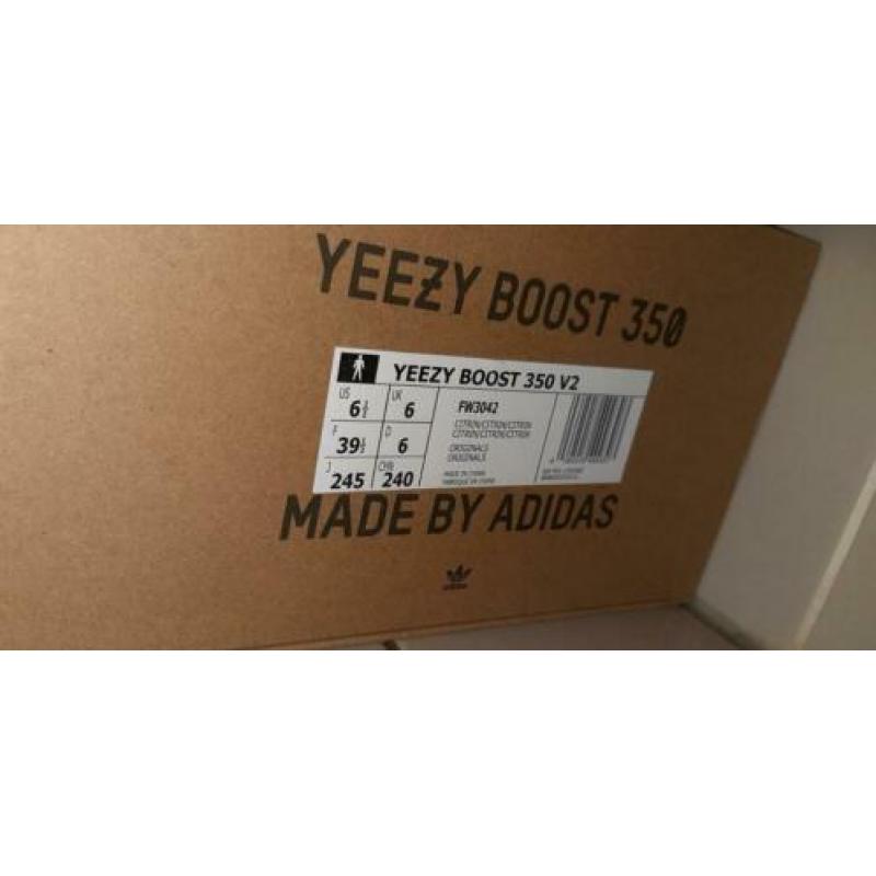 Yeezy 350 V2 citrin // US size 6 1/2 // maat 39 1/3