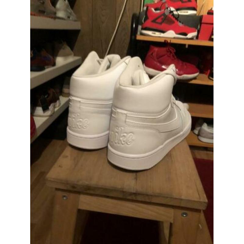 Nike all white sneaker 46