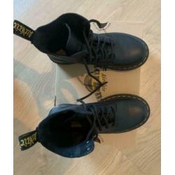 Dr Martens Pascal Virginia zacht leer Maat 37