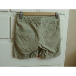 Hema: Beige korte broek/short maat XXS (146)