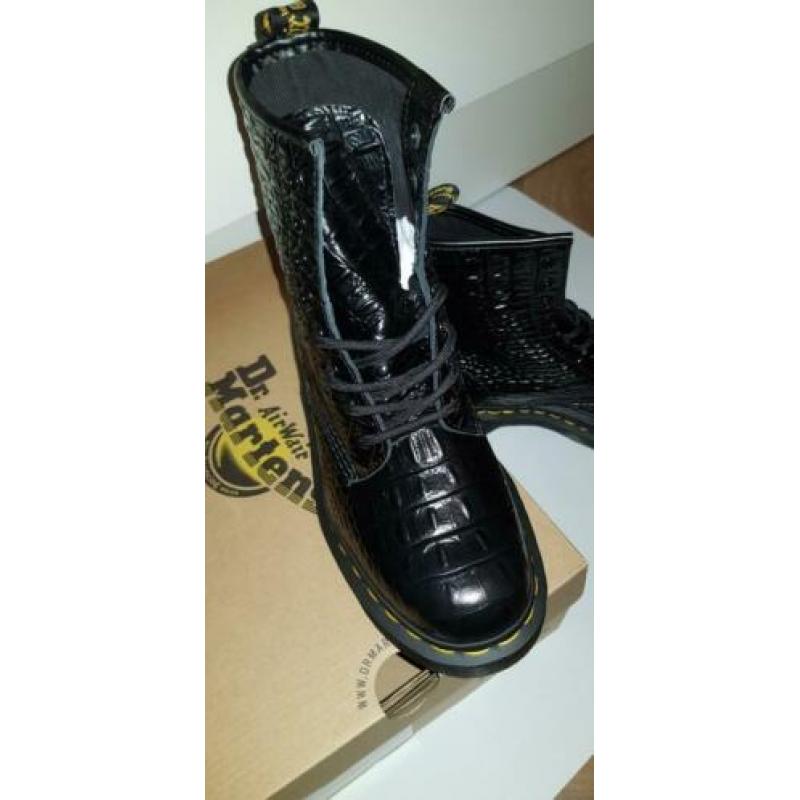 Dr martens croco print maat 38