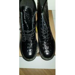 Dr martens croco print maat 38