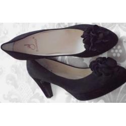 Pumps zwart suede maat 8= ruime 41