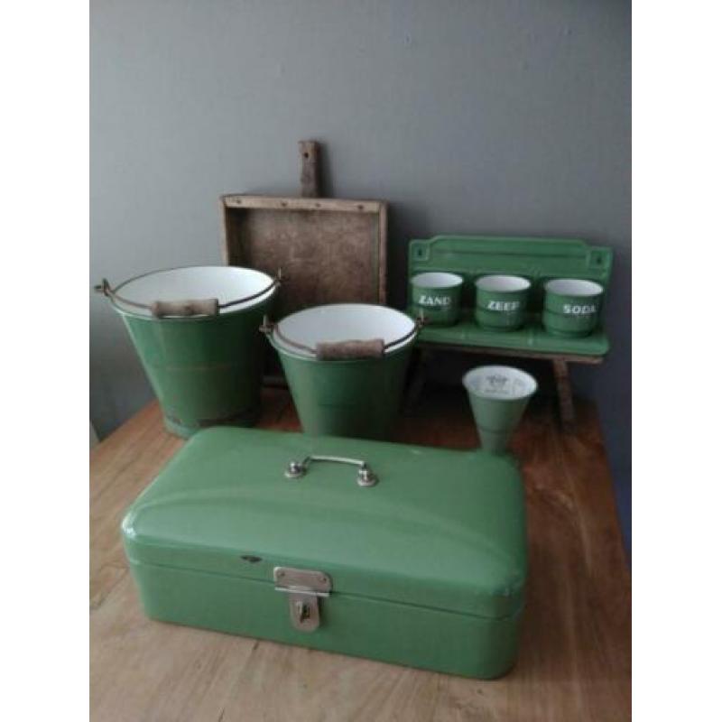 Oude brocante emaille emmer groen gouden biezen *Etage3*