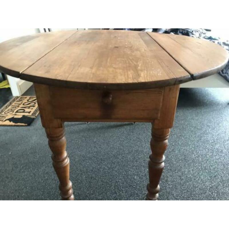 Antieke Franse hangoor tafel met bestek laden