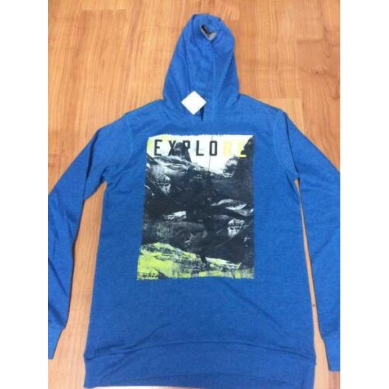 NIEUW blauwe sweater met muts / capuchon + opdruk tekst en