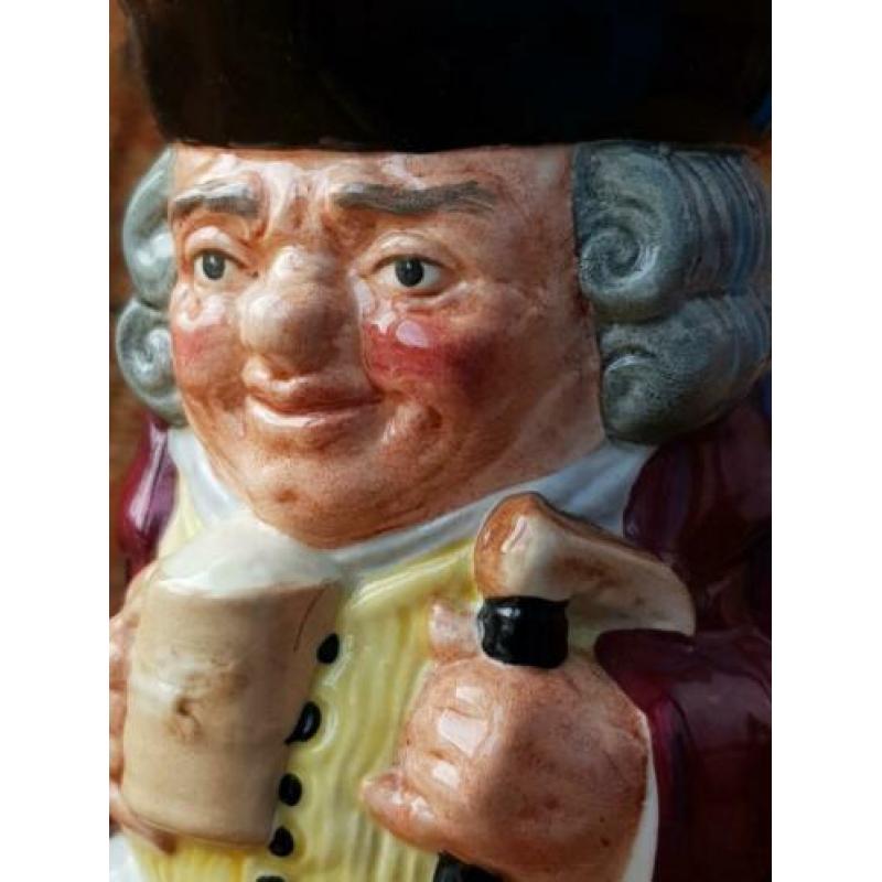 Mooie oude Tobyjug uit Engeland van Royal Doulton 15,8 cm.