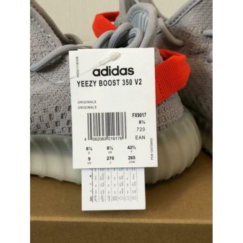 Yeezy Boost 350 V2 Tail Light maat 42 2/3