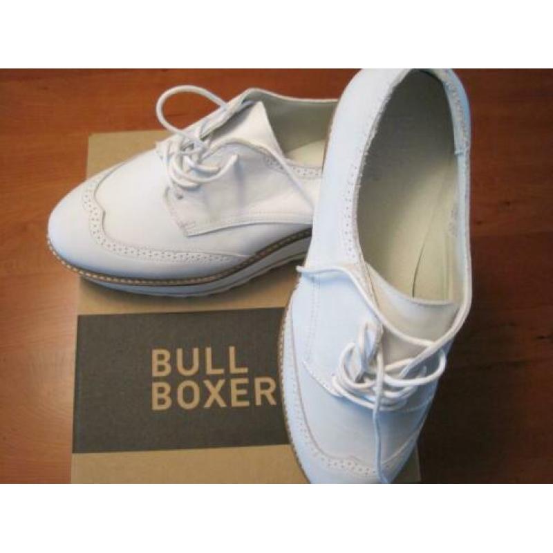 Bull Boxer dames sneakers kleur wit maat 42