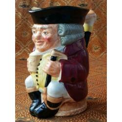 Mooie oude Tobyjug uit Engeland van Royal Doulton 15,8 cm.