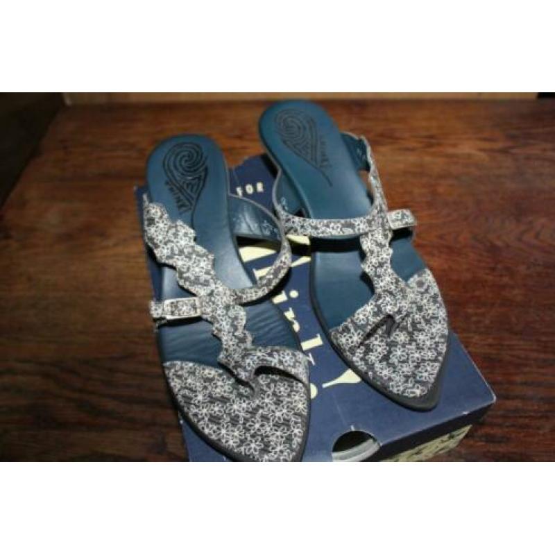 Think vlot gekleurde sandalen mt 40 SUPERKOOPJE